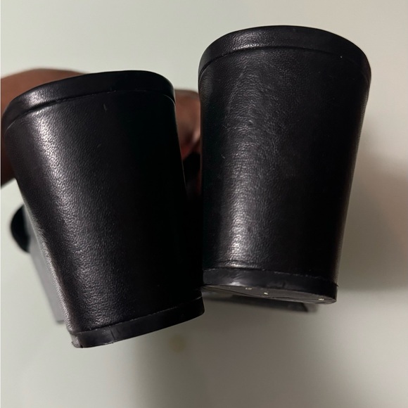 Prada - Picture 2 of 4